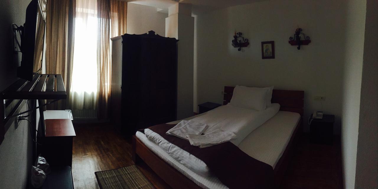 Hotel Casa Vlahilor Râmnicu Vâlcea Eksteriør billede